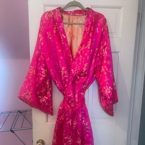Chinese dressing gown kimono, originally purchased in South Korea; never worn.